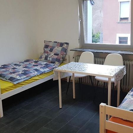Handwerker Unterkunft Monteurzimmer Mit Gemeinschaftsbad In Brebach 사르브루켄 외부 사진