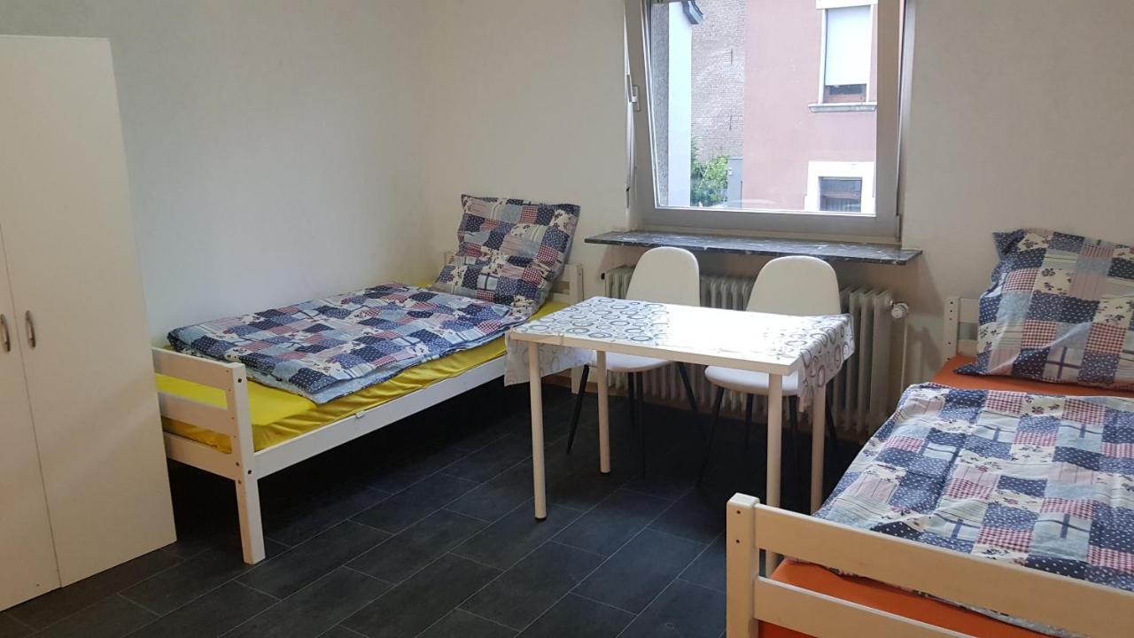 Handwerker Unterkunft Monteurzimmer Mit Gemeinschaftsbad In Brebach 사르브루켄 외부 사진