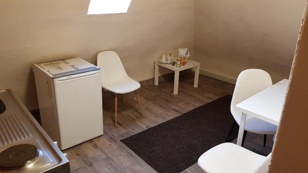 Handwerker Unterkunft Monteurzimmer Mit Gemeinschaftsbad In Brebach 사르브루켄 외부 사진